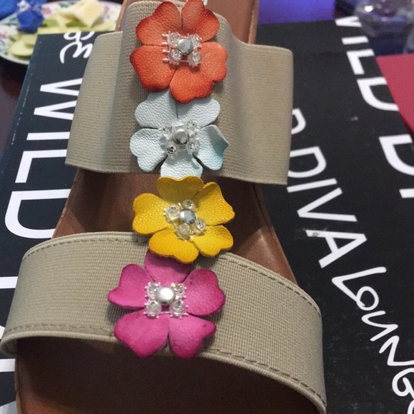 Italian Shoemaker Sandal - Picture 2 of 7